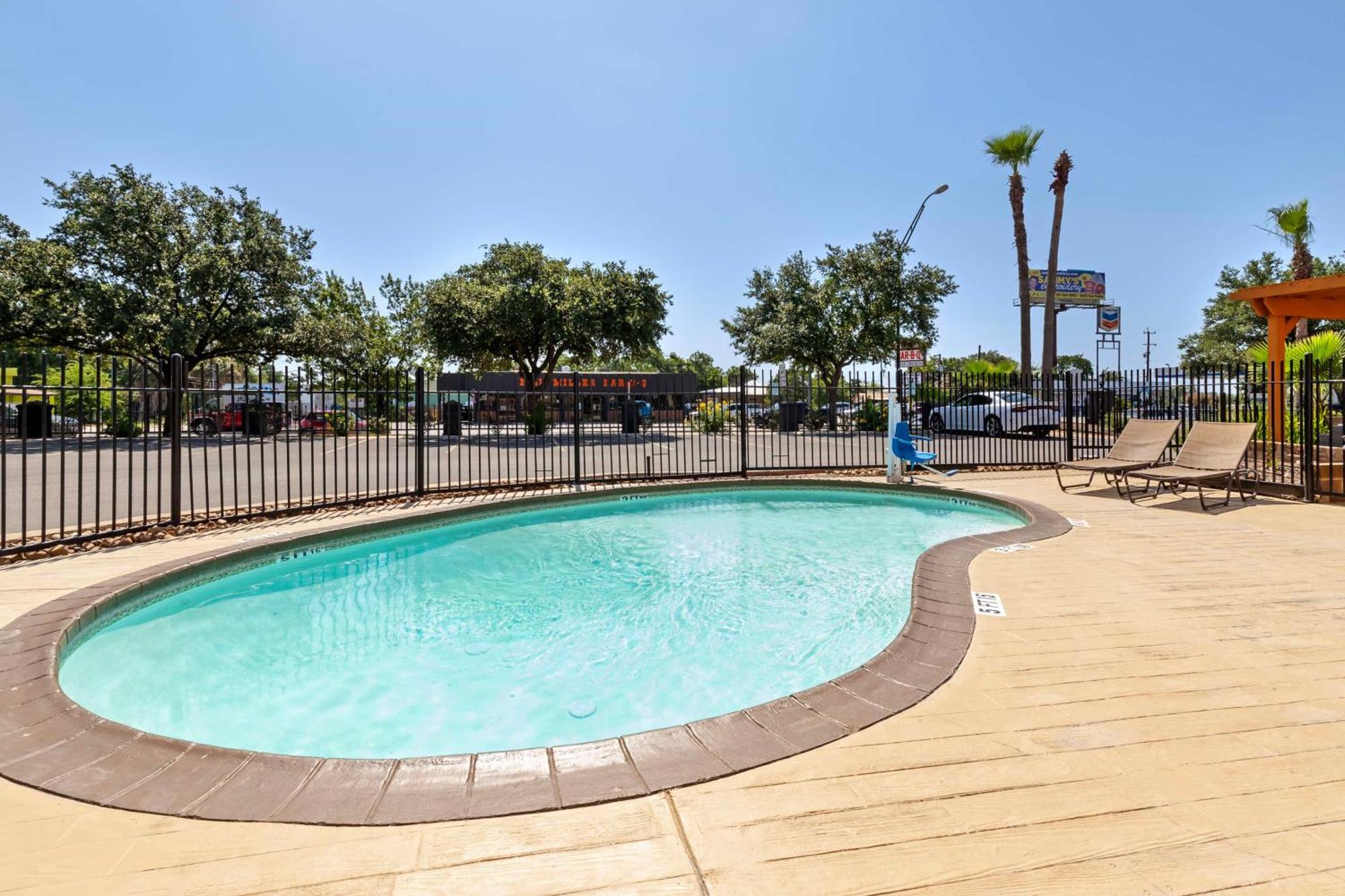 Best Western Plus Downtown North San Antonio Extérieur photo